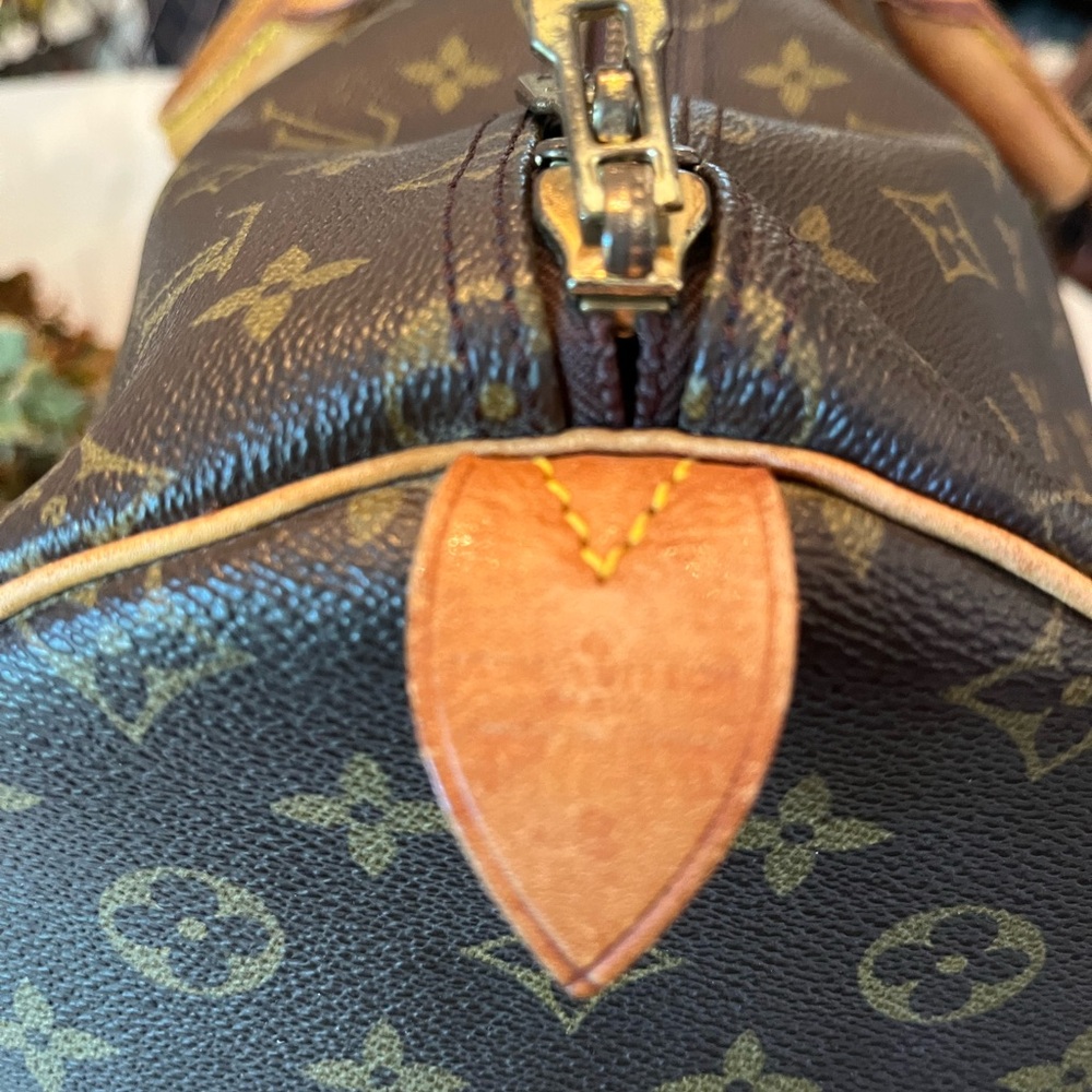 ✈️ Louis Vuitton Keepall 55 Monogram Canvas — Classic Travel Icon - Picture 5 of 16